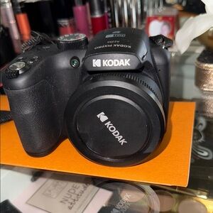Kodak Black Digital Camera with Professional DSLR Design
